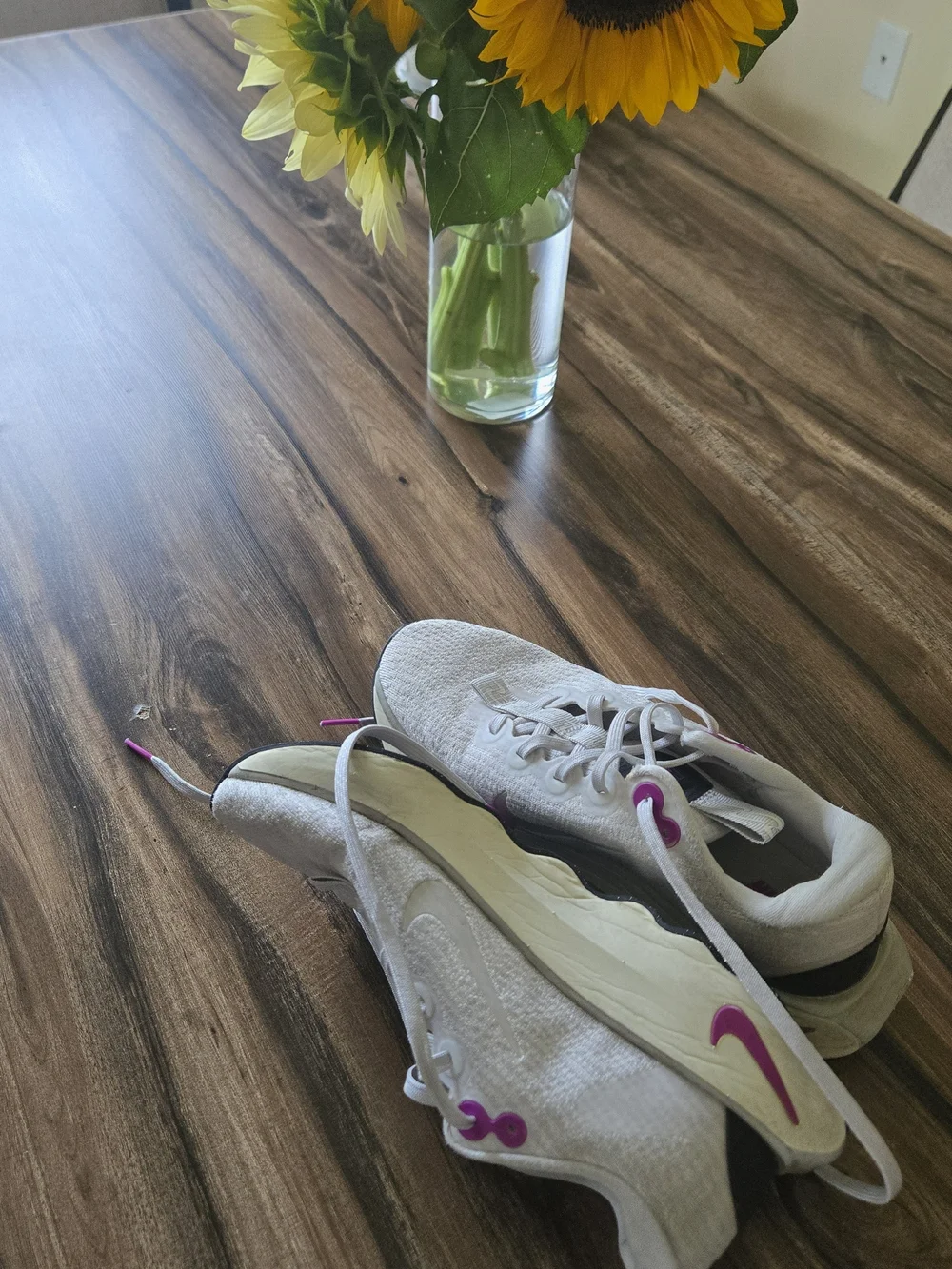 Nike Motiva Walking Sneakers